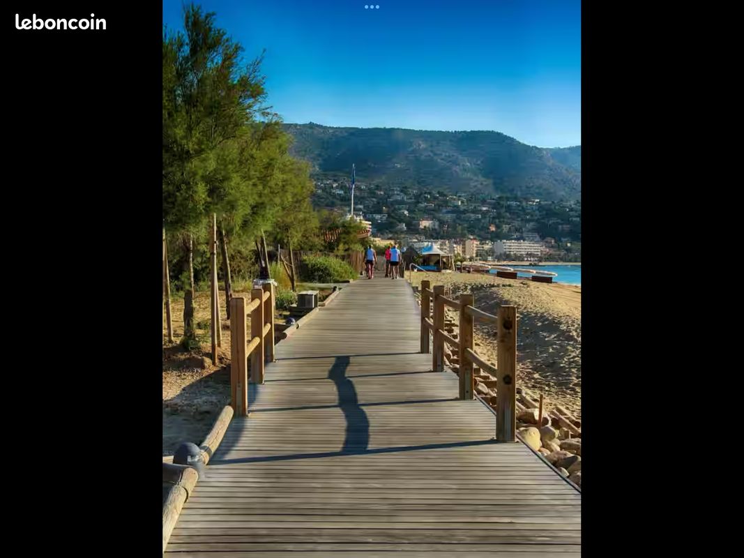 Superbe Studio à 50 m de la plage de Bormes la Faviere (image 8)