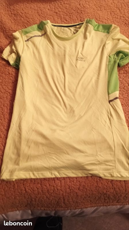 Tee shirt taille S (image 2)