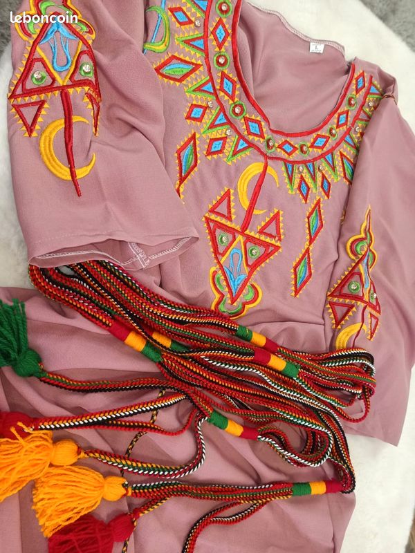 Robe kabyle berbère traditionnelle femme (image 2)
