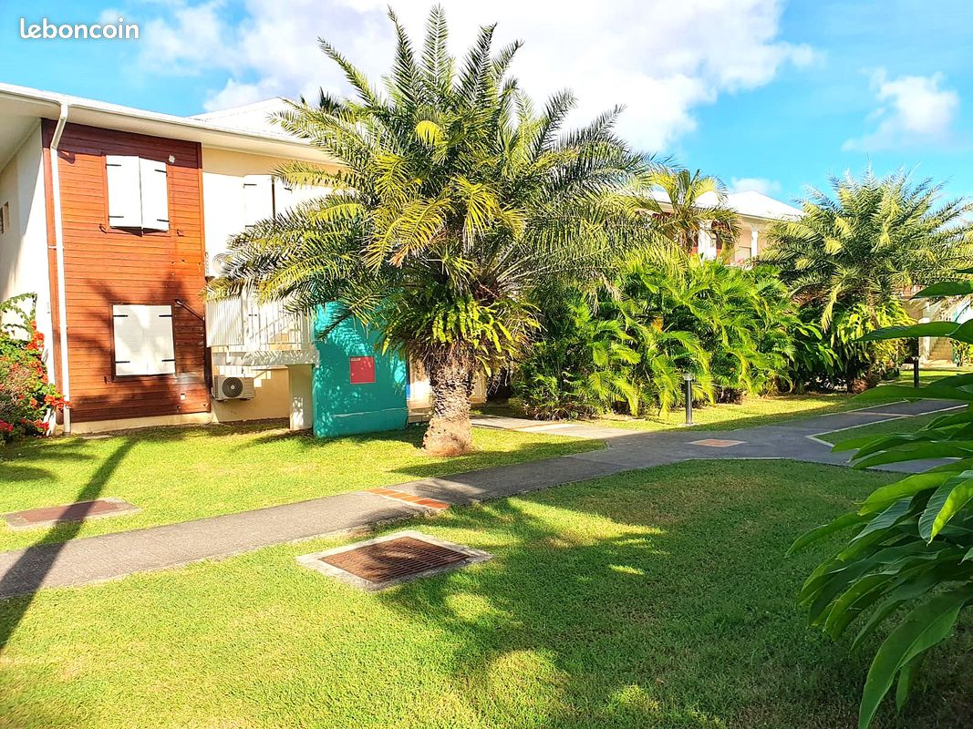 Appartement Courbaril Charmant et spacieux T3 en bord de mer accès direct plage (image 19)