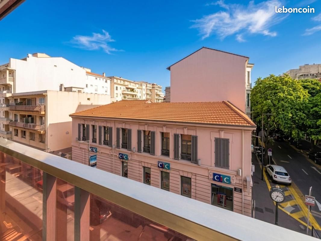 Appartement 3 pièces 77 m² · à Antibes · 77 m² · 369 000 €