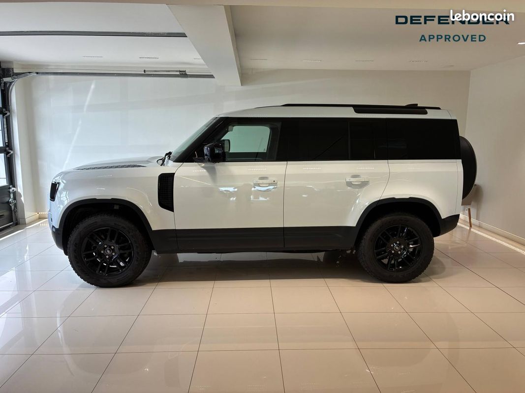 Land-rover Defender 110 3.0 D250 Hard Top S (image 2)