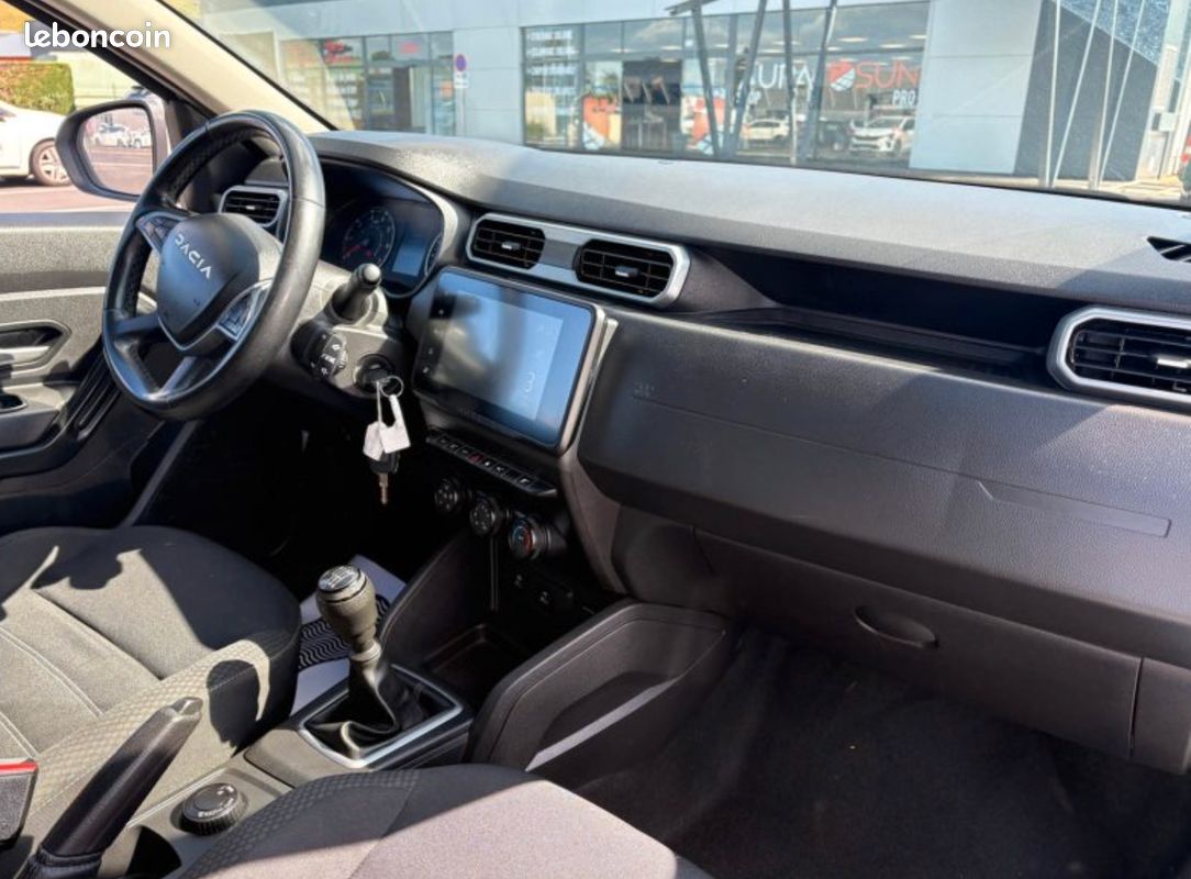 DACIA Duster 1.5 Blue dCi 115ch Expression 4x4 - Garantie 12 mois sur toute la France - (image 4)