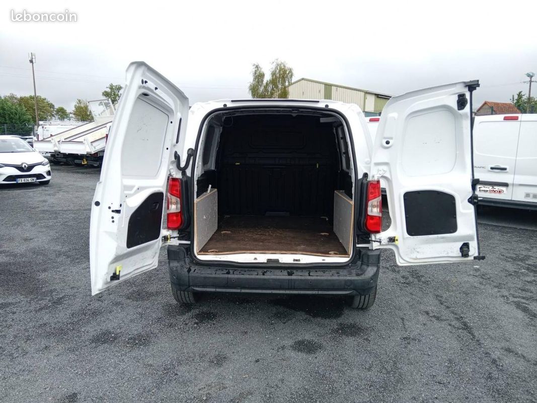 Citroen Berlingo Van 12 400 HT M 1.6 BlueHDi 100ch Club 3 Places (image 5)