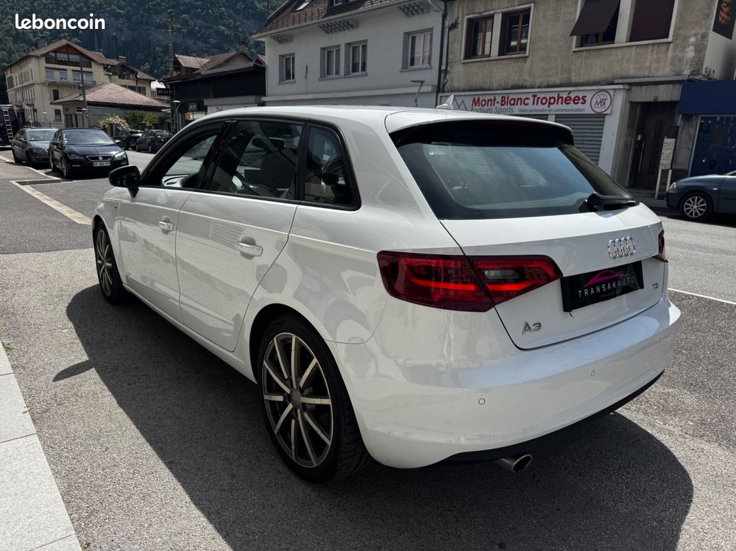 AUDI A3 SPORTBACK 1.6 TDI 110 S Line S tronic 7 (image 3)