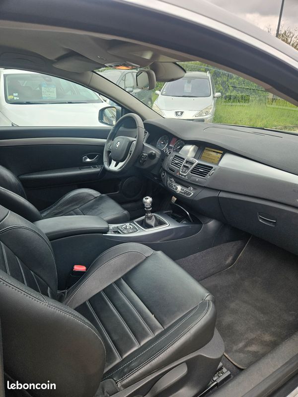 RENAULT Laguna III Phase 2 Coupé GT 2.0 dCi 16V FAP eco2 4RD 150 cv (image 5)