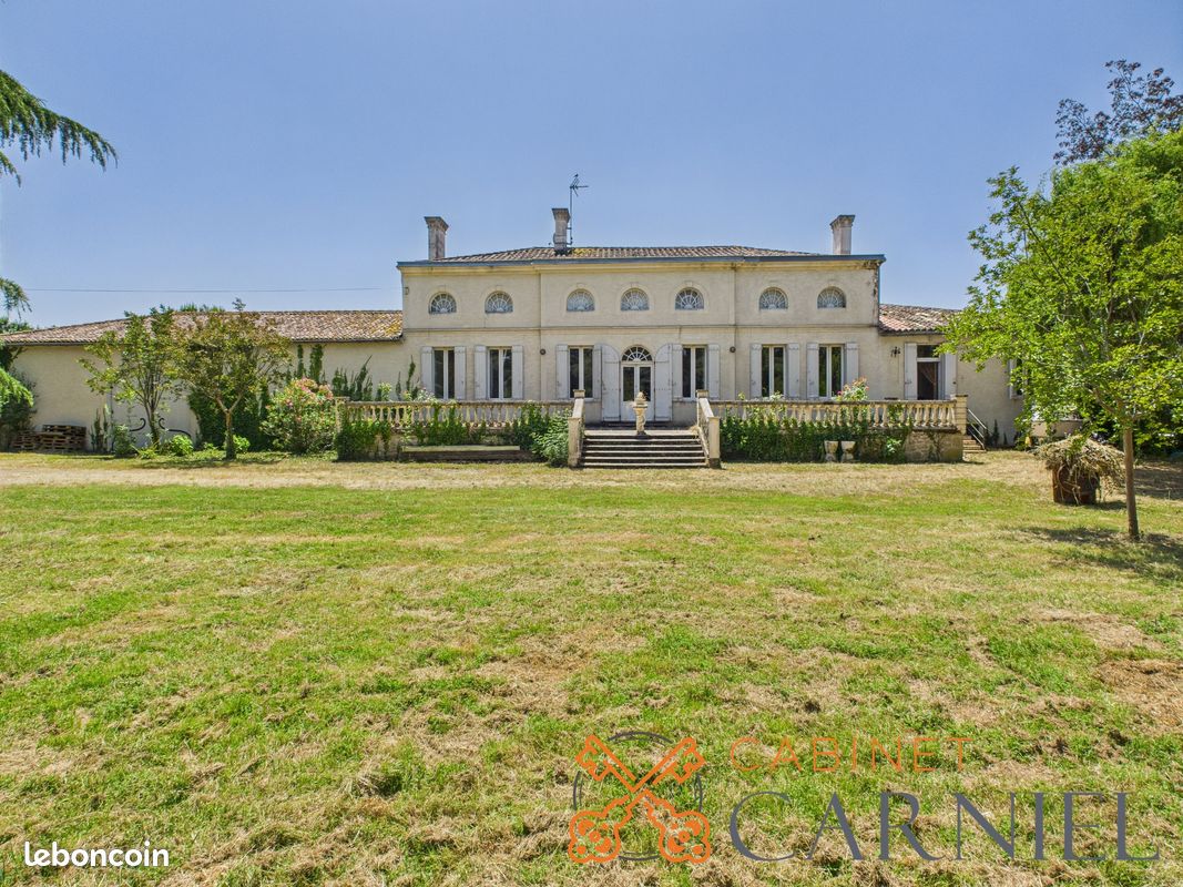 Maison 6 pièces 210 m² · à Lamothe-Landerron · 210 m² · 315 000 €