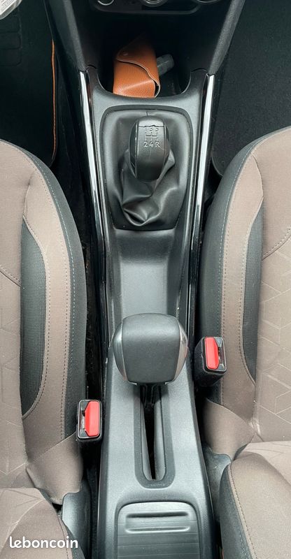 PEUGEOT 2008 1.2 80CV ACCESS (SUIVI COMPLEt) (image 28)