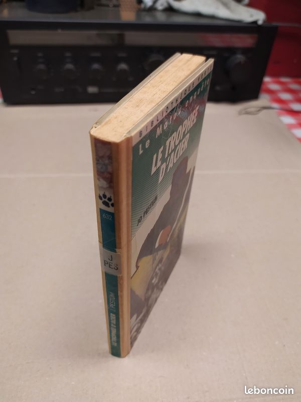 📖 Livre Jo Pestum le matou enquête Le trophée d'acier (image 3)