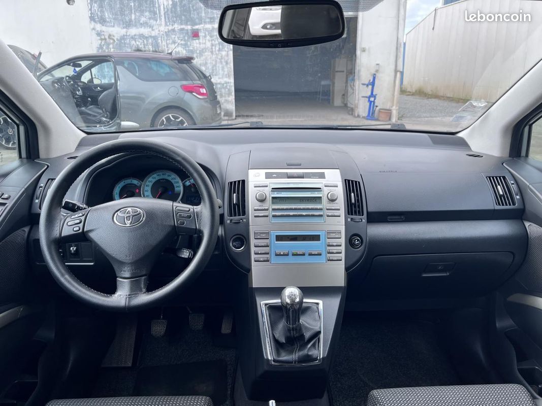 TOYOTA COROLLA VERSO 7 PLACES 177 D-4D Clean CHAINE DE DISTRIBUTION (image 18)