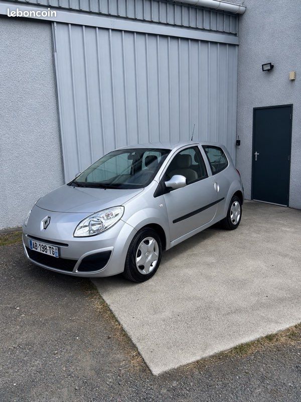 Renault TWINGO II 1.2 16V 75CH,Trend (Berline), GRIS, 4cv, 3 portes (image 1)
