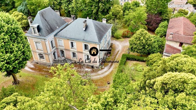 Maison 11 pièces 559 m² · à Ambarès-Et-Lagrave · 559 m² · 1 680 000 €