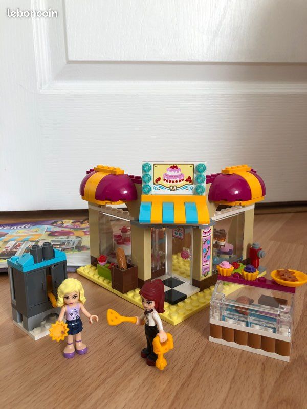 Lego friends (image 1)