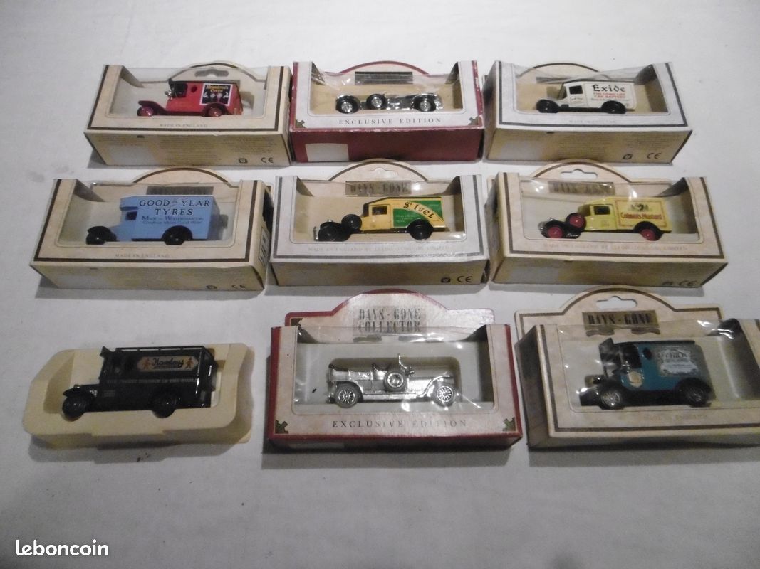 Voiture Miniature Vintage Grand Hotel Brighton 77 - Days Gone - échelle 1:72 - Par Llado