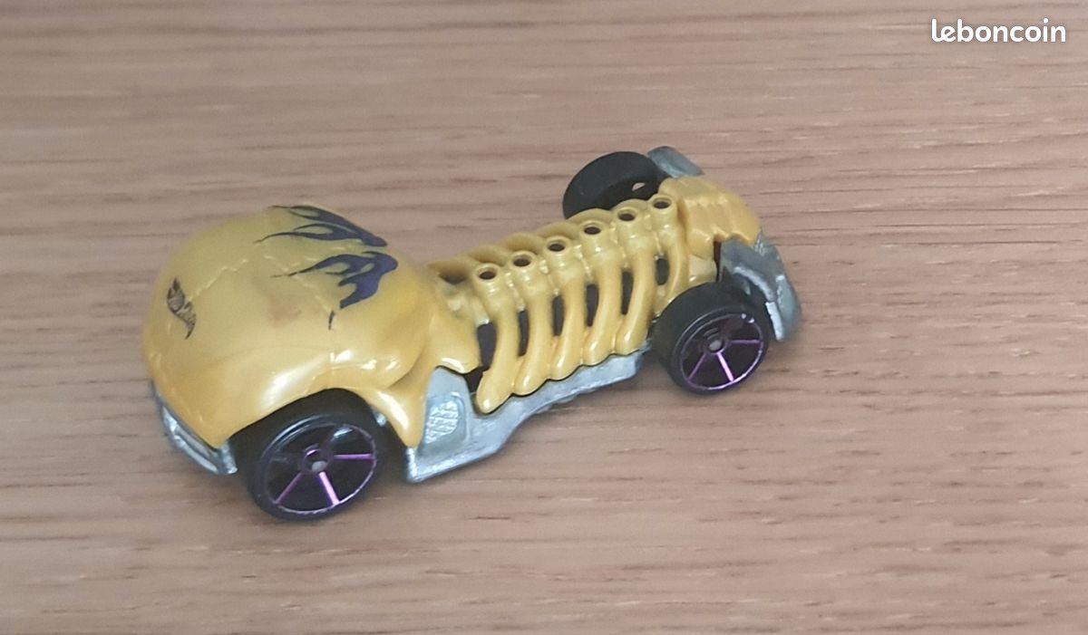 Hot Wheels voiture jaune Crâne Broyeur – 70mm – 2010 (image 1)