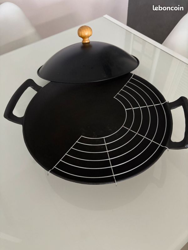 Wok en fonte. Diamettre 36 cm (image 2)
