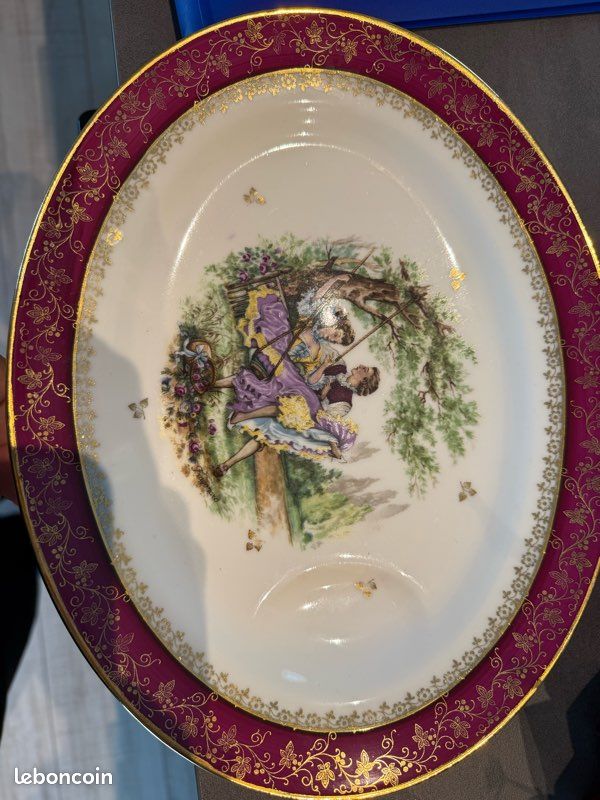 Plat en porcelaine (image 1)