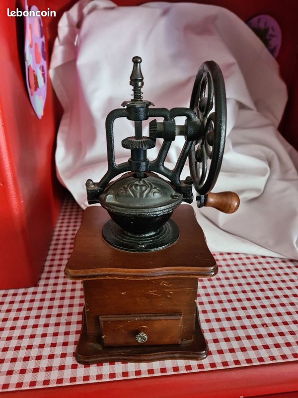 Vends Moulin à Café ancien (image 1)