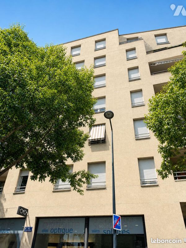 Appartement 6 pièces 103 m² · à Lyon · 103 m² · 330 000 €