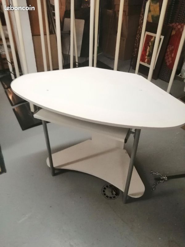 Bureau (image 2)