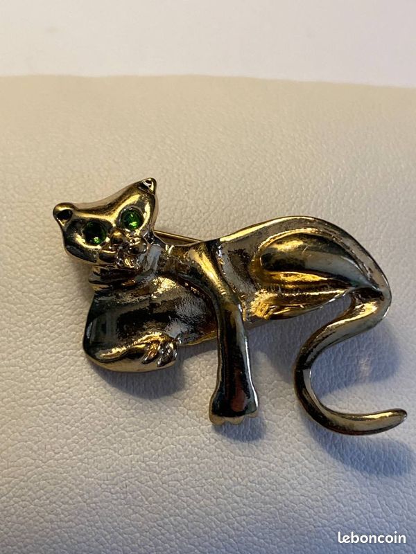 Broche Vintage Chat En Métal Doré - Bijou Ancien D'occasion, Pièce Décorative