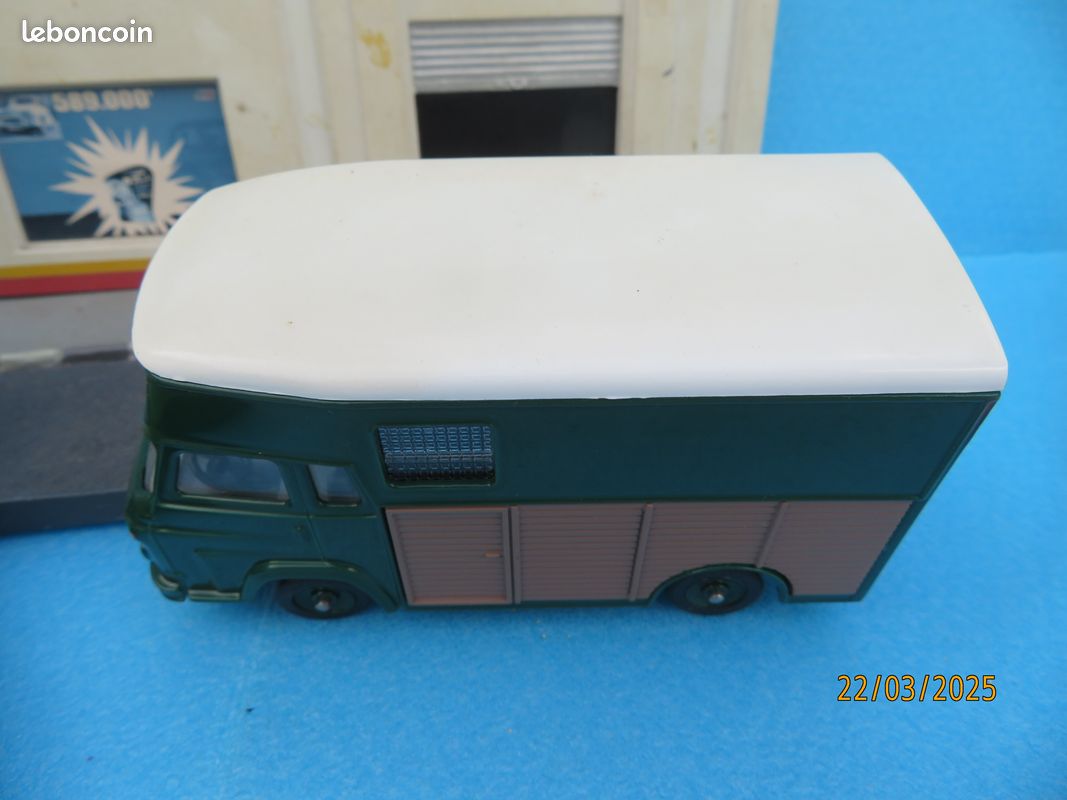 Norev 1/43 – Saviem Transport De Chevaux – Verte – Diecast – Occasion