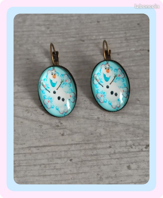Boucles D’oreilles Olaf Doré - Pendantes, Neuves Avec étiquettes