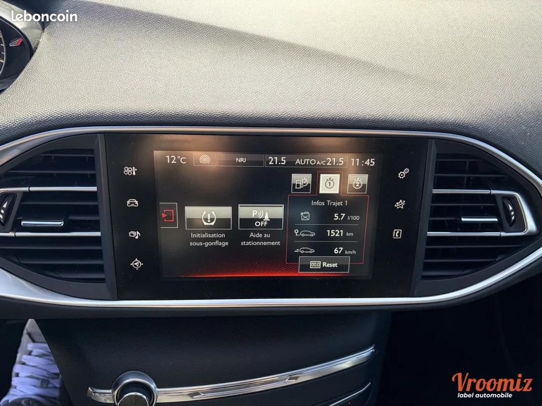 Peugeot 308 GENERATION-II 2.0 BLUEHDI 150 GT LINE*17 (image 20)