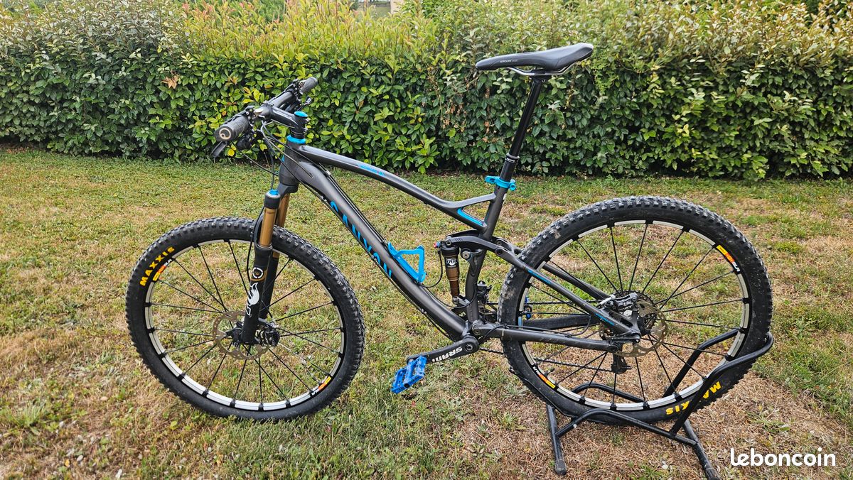 VTT Canyon Nerve SL (Taille L) Vélos