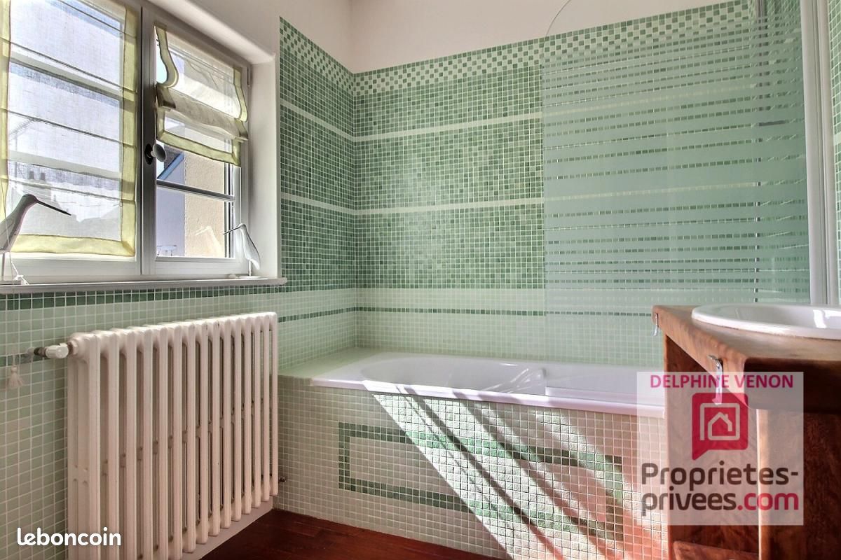 Propriété 8 pièces 247 m² (image 13)