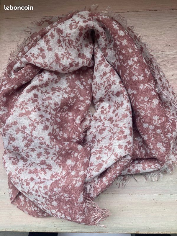 Echarpe / étole / foulard en laine (image 2)