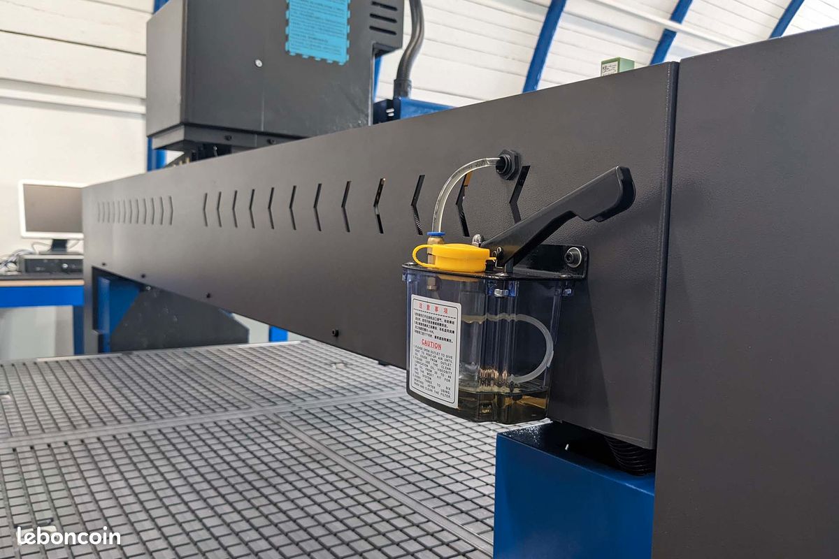 CNC H3000 / H3000 VAC Industrielle 1250x2500 à 2000x3000 – Table à vide – Fabrication Européenne (image 8)