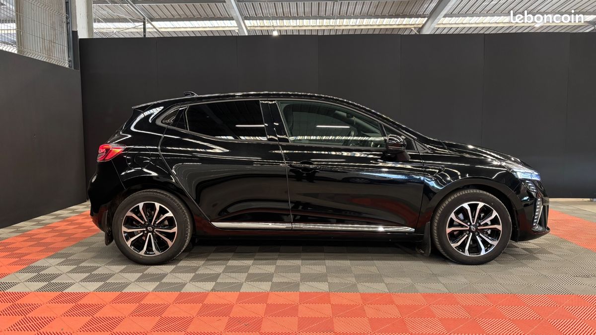 Renault clio 1.6 e-tech 145h 95 hybrid full-hybrid 1.2kwh techno bva (image 15)