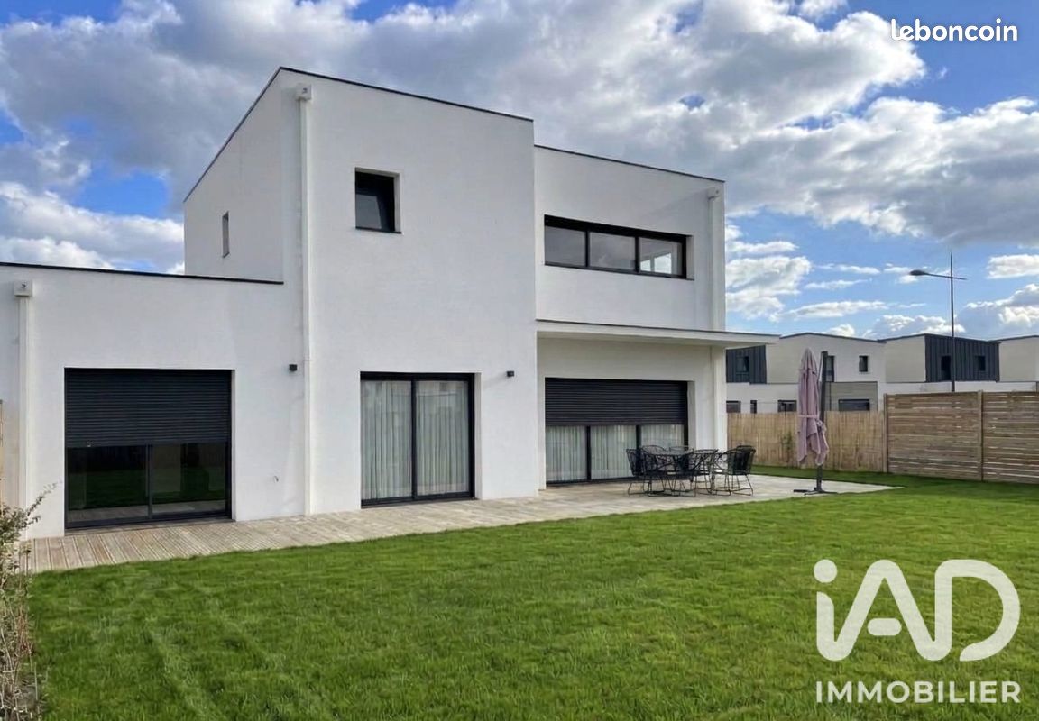 Maison 6 pièces 171 m² · à Écouflant · 171 m² · 458 000 €