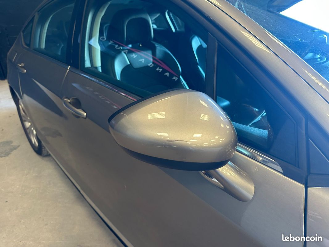 CITROEN C5 1.6 e-HDi 115 Confort BMP6 (image 29)