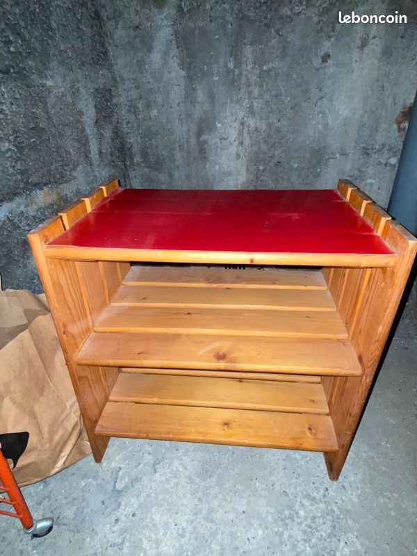 Étagère rangement bois rouge (image 1)