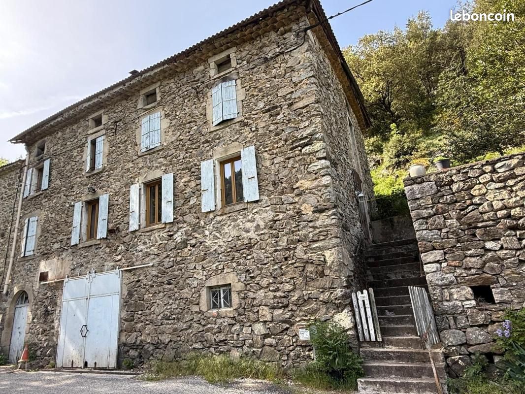 Maison 5 pièces 169 m² · à Rocles · 169 m² · 215 000 €