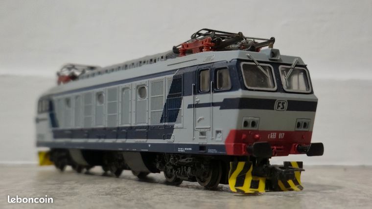 Locomotive électrique HO Lima Italie – FS E 633 017 – Réf 208146L – Occasion