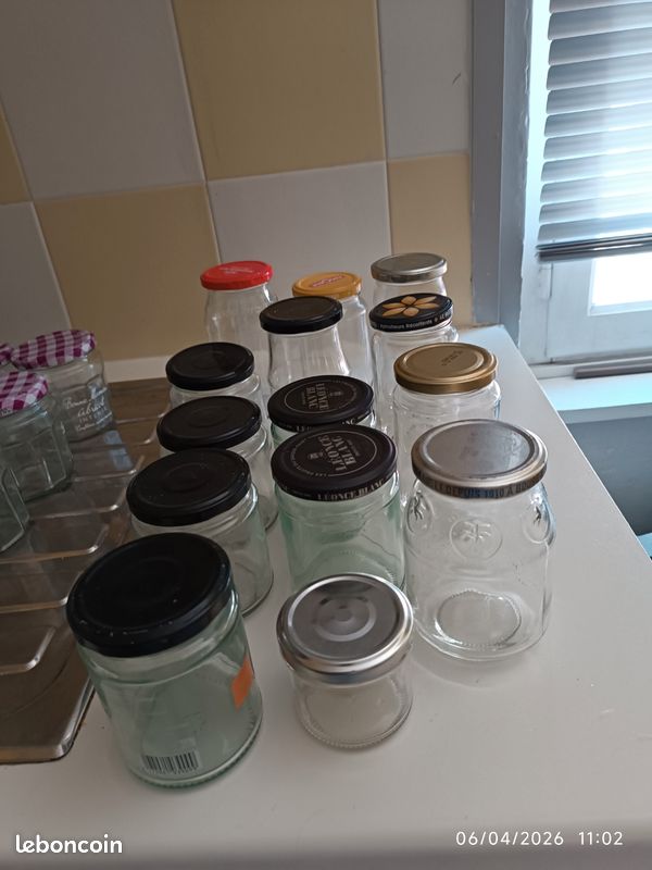 LOT de 13 POTS de CONFITURES VIDES (image 1)