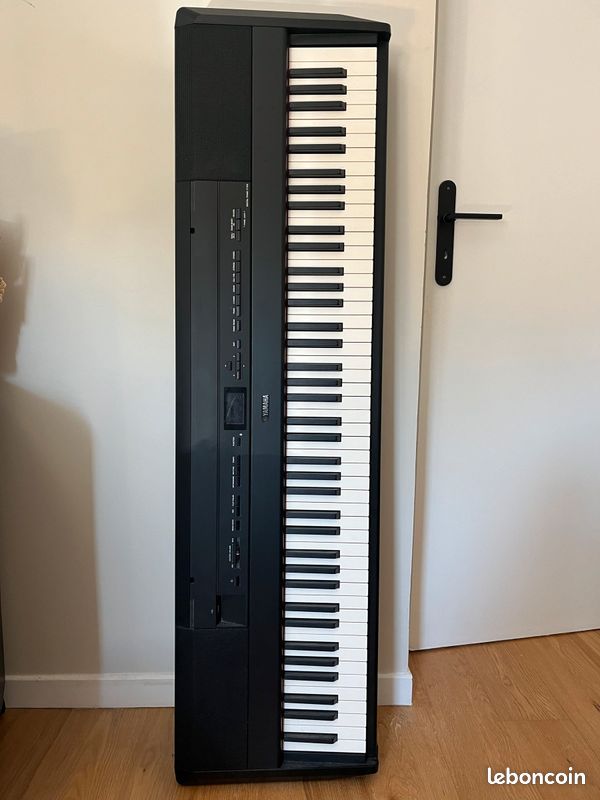 Piano Yamaha digital avec facture comme neuf presque pas utilisé (image 1)