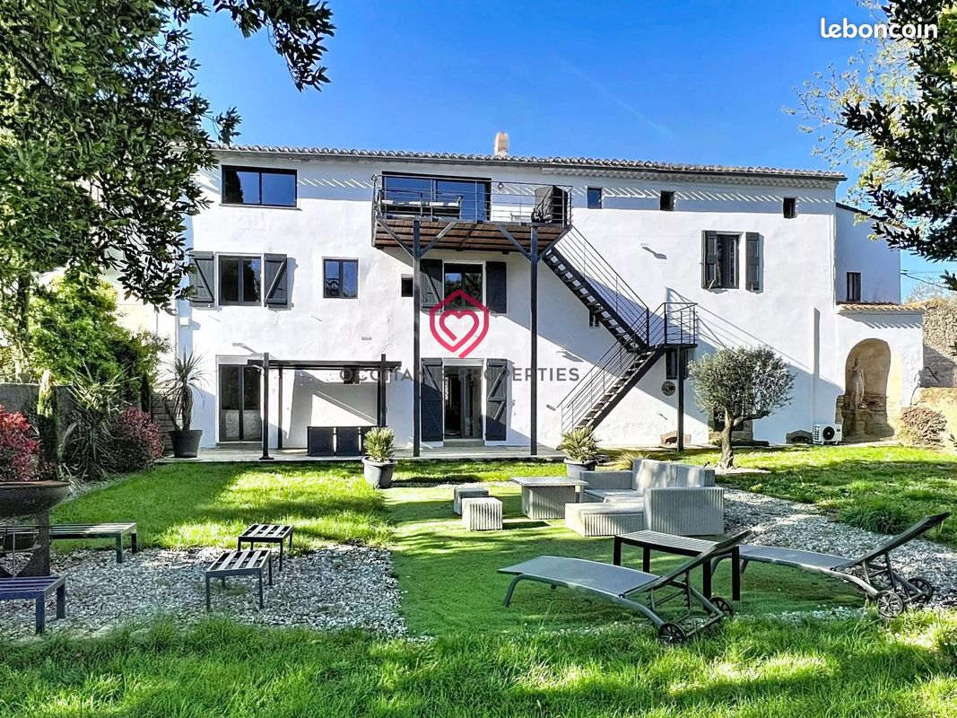Maison 11 pièces 330 m² · à Castelnaudary · 330 m² · 435 000 €