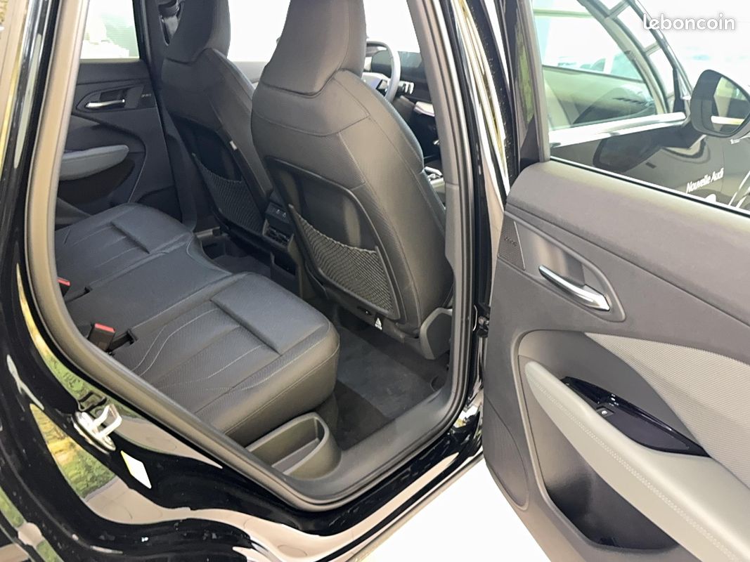 AUDI Q3 e-hybrid 272 ch S tronic 6 S line (image 23)
