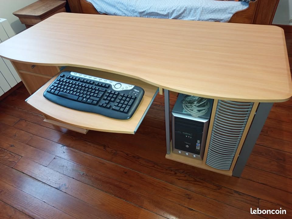 Bureau (image 2)