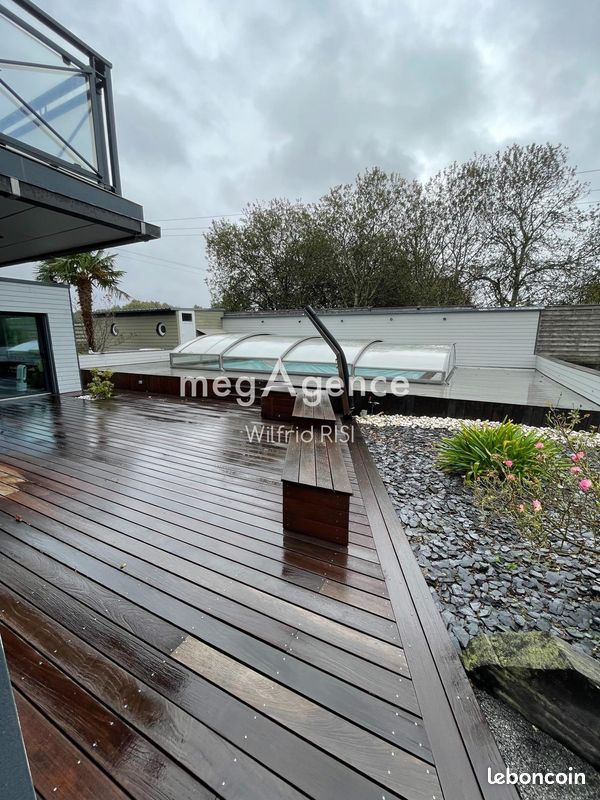 Maison 10 pièces 269 m² · à Crach · 269 m² · 1 049 000 €