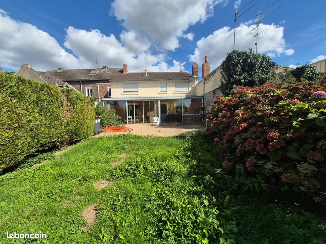 Maison 8 pièces 180 m² · à Pont-À-Vendin · 180 m² · 182 500 €