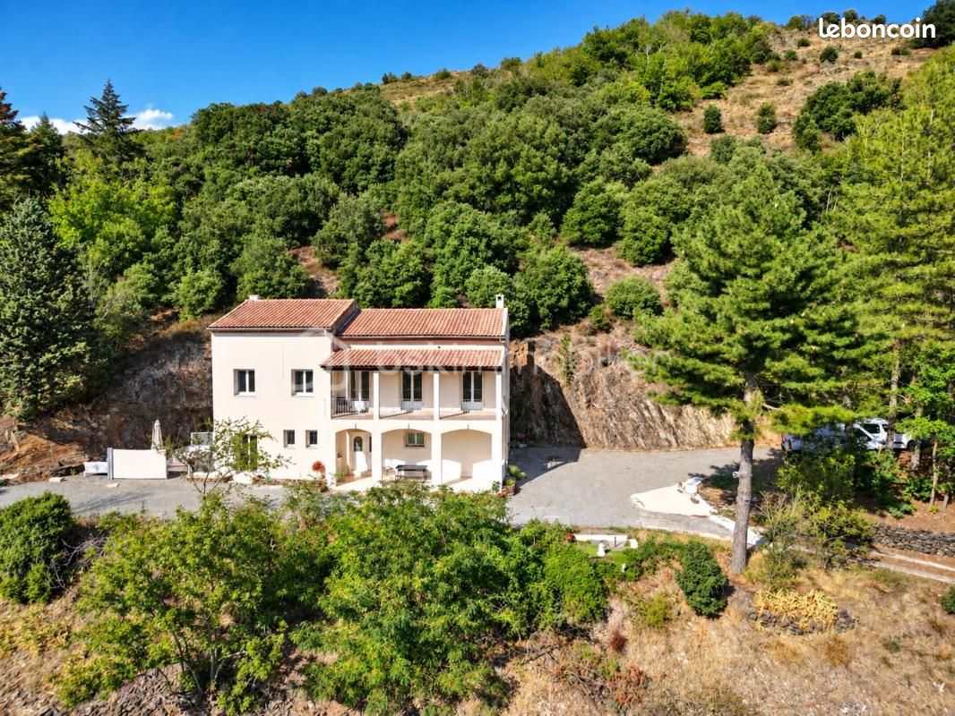 Maison 7 pièces 340 m² · à Saint-Pons-de-Thomières · 340 m² · 422 000 €