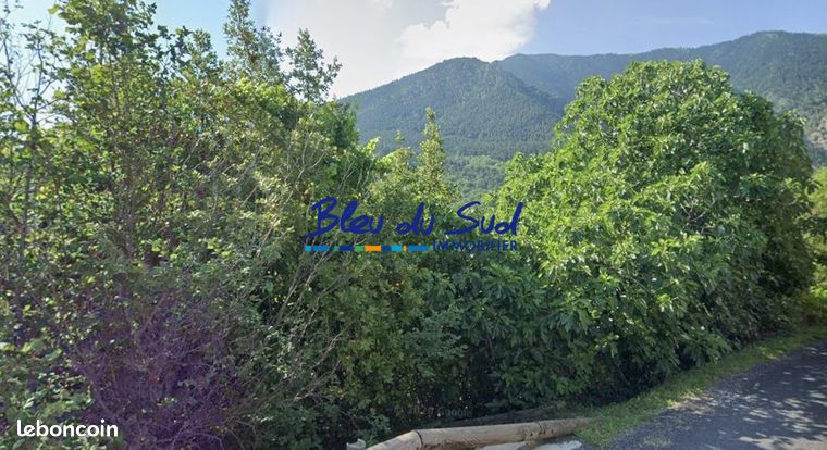 Terrain 949 m² Escaro