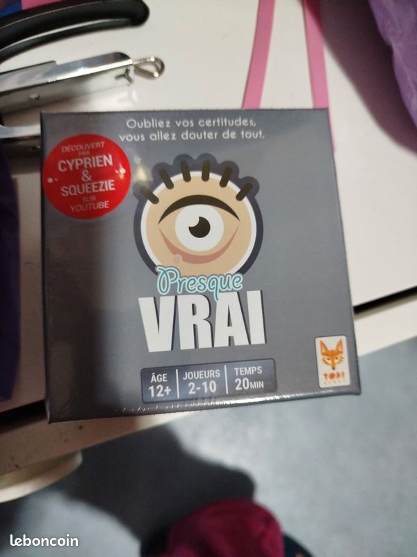 Jeu de société encore emballé PRESQUE VRAI (image 1)