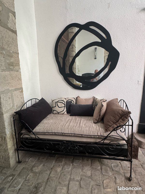 Banquette / lit de repos ancien en fer forgé – fin XIXe siècle (image 1)