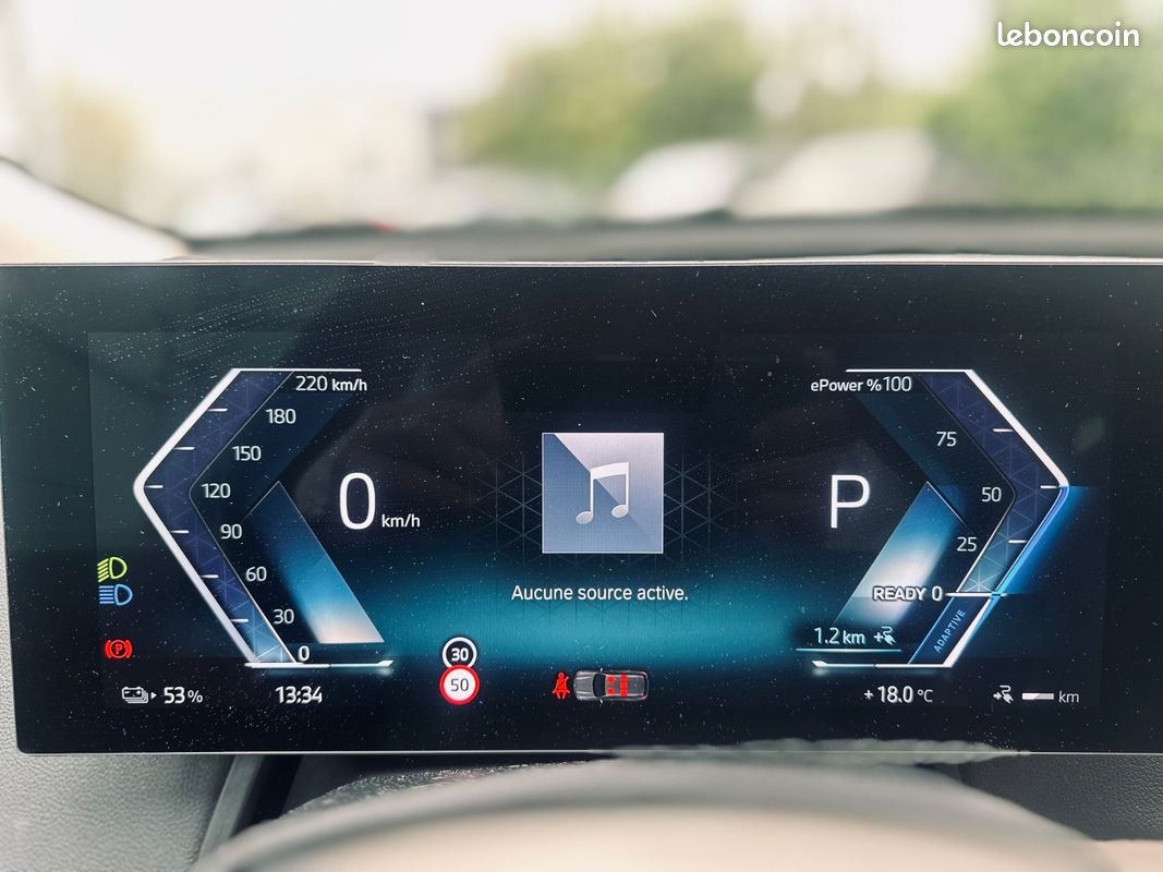 BMW iX 40e 326CH xDrive + CARPLAY SANS FIL + SIEGES CHAUFFANTS/VENTILES/MASSANTS/ELECTRIQUES + HARMAN KARDON + 1ERE MAIN + GARANTIE 12 MOIS (image 27)